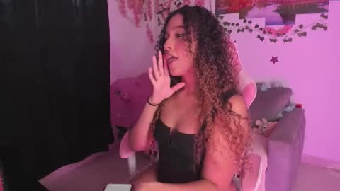 Snapshot of odette_ornela chatting on November 2025 10:30:02 PM Odette online show from November 2025 10:30:02 PM