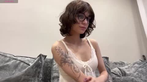 Thea online show from February 2026 04:45:01 AM