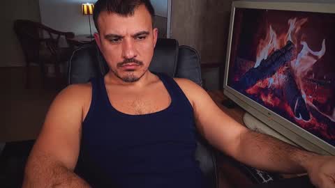 officeman7 online show from December 2024 05:43:02 PM