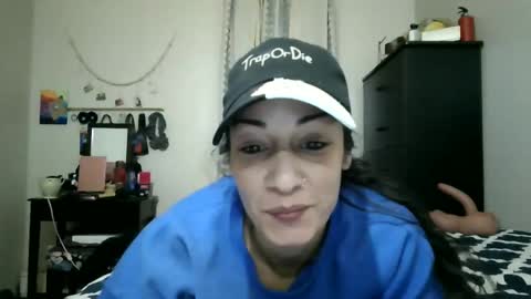 Lit en Cama online show from January 2025 05:56:01 AM