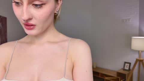 Snapshot of oh__lily chatting on March 2026 01:54:02 PM Lily online show from March 2026 01:54:02 PM