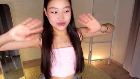 Laura online show from October 2025 01:56:02 PM