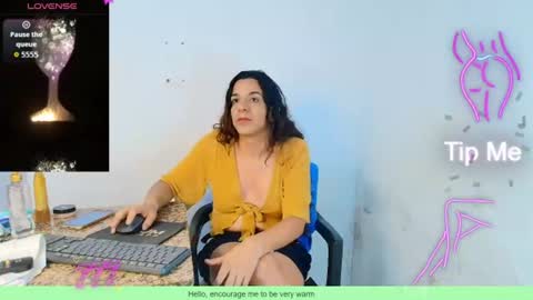 Snapshot of oh_tique chatting on June 2026 03:08:02 AM LU online show from June 2026 03:08:02 AM