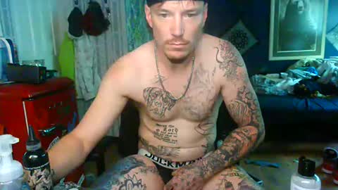 Snapshot of oh_you_know69 chatting on April 2026 04:22:01 PM who dares toss me some tips lets have fun online show from April 2026 04:22:01 PM