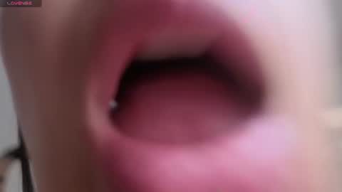ohanna_ online show from July 2026 07:05:02 PM