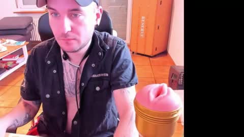 Snapshot of ohihoe92 chatting on April 2026 12:47:01 PM Chris online show from April 2026 12:47:01 PM
