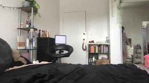 ohmillieevanillie online show from June 2026 04:31:01 PM