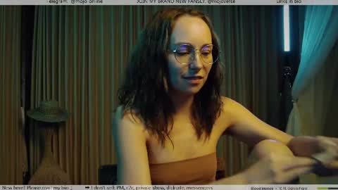 Snapshot of ohmymojo chatting on June 2026 02:49:01 AM Mo online show from June 2026 02:49:01 AM