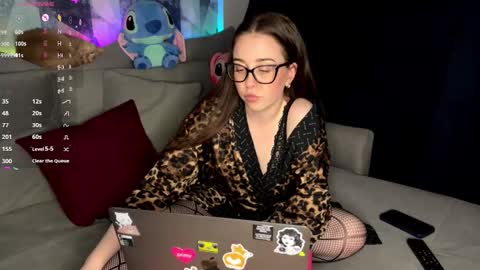 Snapshot of ohnicolle chatting on November 2025 09:48:02 PM Nikki online show from November 2025 09:48:02 PM