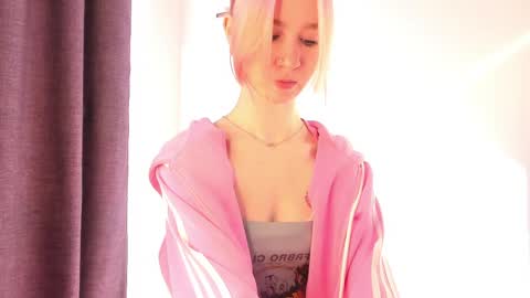 Emi and Ohpi online show from April 2026 12:32:01 PM