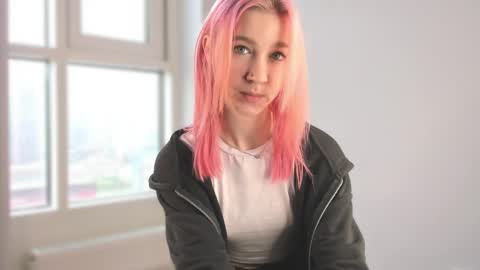 Emi and Ohpi online show from April 2026 08:45:01 AM