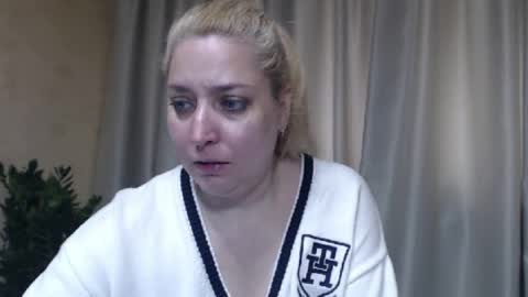 Snapshot of ohsweetiren chatting on April 2026 07:11:02 AM Iren online show from April 2026 07:11:02 AM