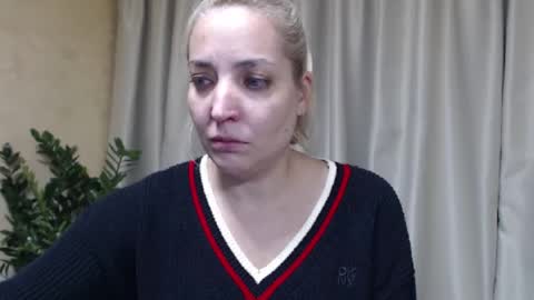 Mari online show from November 2025 06:08:02 PM