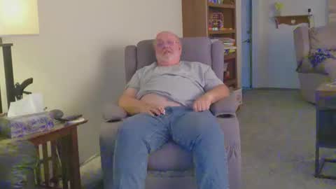 Snapshot of old_guy111 chatting on December 2025 09:10:02 PM old_guy111 online show from December 2025 09:10:02 PM