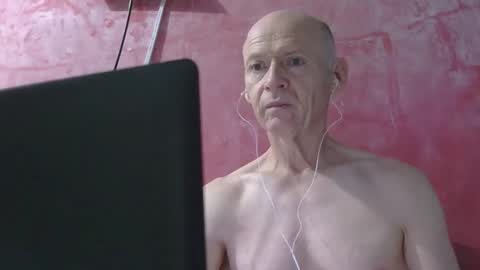 oldbuthorny62 online show from April 2026 12:22:02 AM