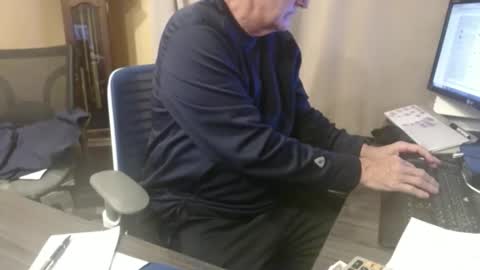 Snapshot of olderandwiser chatting on March 2026 04:06:01 AM Older and Wiser online show from March 2026 04:06:01 AM