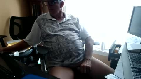 Snapshot of olderandwiser chatting on June 2026 08:29:02 PM Older and Wiser online show from June 2026 08:29:02 PM