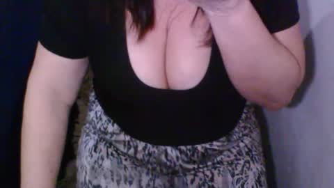 Snapshot of oldgirl60 chatting on June 2026 10:55:02 PM oldgirl60 online show from June 2026 10:55:02 PM