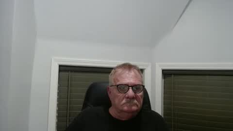 oldguybigd online show from May 2026 05:03:02 AM