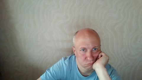 Snapshot of oleg365 chatting on April 2026 01:27:01 PM figaro online show from April 2026 01:27:01 PM