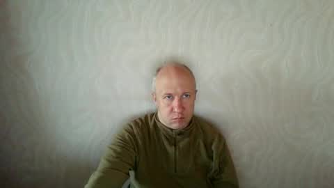 Snapshot of oleg365 chatting on April 2026 04:28:02 AM figaro online show from April 2026 04:28:02 AM