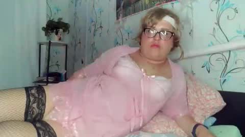 Snapshot of olesya_mtf chatting on May 2026 10:37:02 PM Olesya online show from May 2026 10:37:02 PM