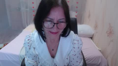 Snapshot of olgahottie chatting on October 2025 11:47:02 PM OlgaHottie online show from October 2025 11:47:02 PM