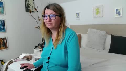 Olga Pavlova online show from April 2026 12:50:01 PM