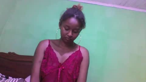 olinah610 online show from October 2025 09:22:01 PM