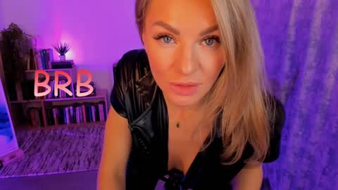 oliva_candy online show from January 2025 11:12:02 AM