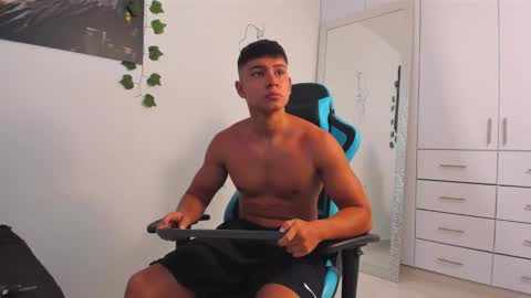 Oliver bray online show from February 2025 06:58:01 PM