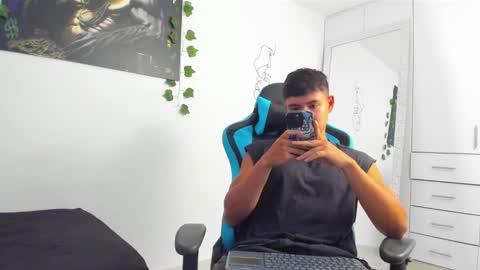 Oliver bray online show from March 2025 09:05:02 PM