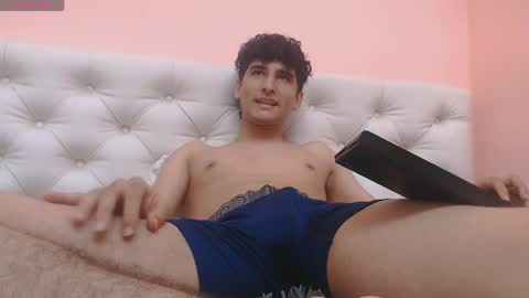 oliver_cat_ online show from May 2026 10:54:01 AM