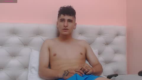 oliver_cat_ online show from May 2026 11:05:01 AM