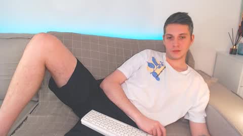 Oliver online show from February 2025 03:45:02 PM