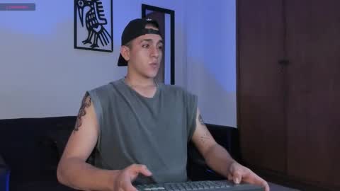 Snapshot of oliver_plata_ chatting on November 2025 03:42:02 AM Oliver online show from November 2025 03:42:02 AM