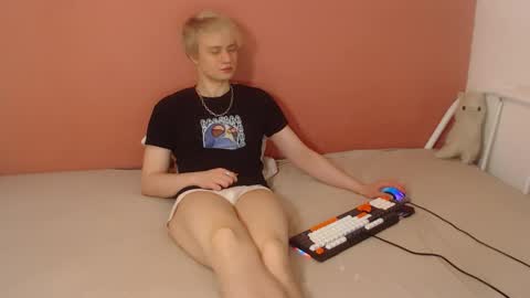 Oliver online show from April 2026 01:17:02 AM