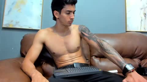 Snapshot of oliverbennet chatting on December 2024 01:00:02 AM Oliver bennet online show from December 2024 01:00:02 AM