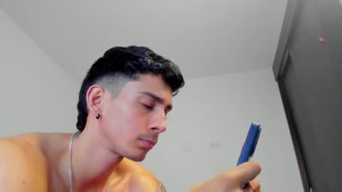 Snapshot of oliverbennet chatting on February 2025 01:38:01 AM Oliver bennet online show from February 2025 01:38:01 AM