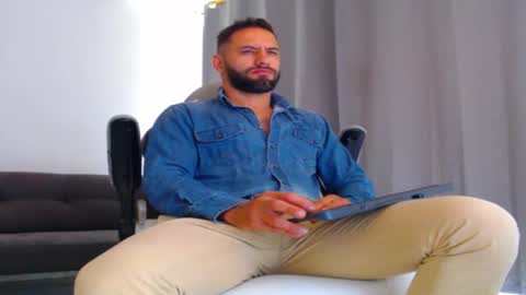 oliver online show from December 2025 04:48:02 PM