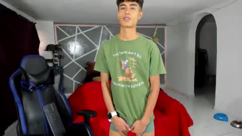 oliverhot2005 online show from January 2025 06:25:01 PM