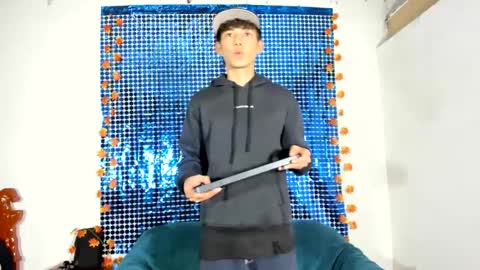 oliverhot_2005 online show from February 2025 01:43:01 AM