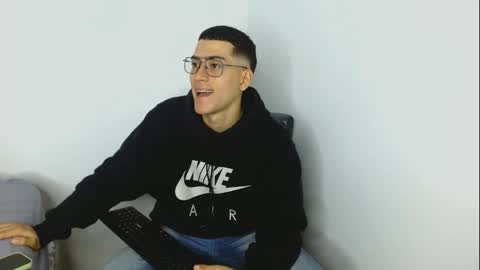 oliver saint online show from March 2026 11:22:01 PM