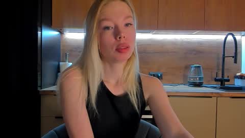 Olivia 3 online show from February 2026 10:33:01 PM