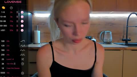Snapshot of olivia_bells chatting on May 2026 09:09:02 PM Olivia 3 online show from May 2026 09:09:02 PM