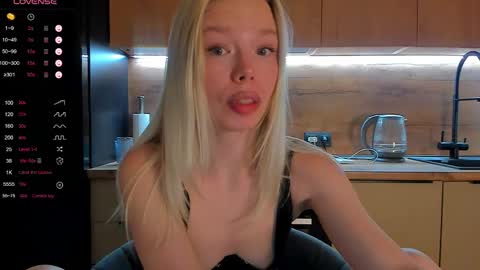 Snapshot of olivia_bells chatting on May 2026 10:07:01 PM Olivia 3 online show from May 2026 10:07:01 PM