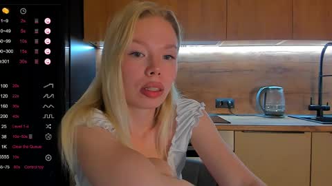 Snapshot of olivia_bells chatting on June 2026 09:09:01 PM Olivia 3 online show from June 2026 09:09:01 PM