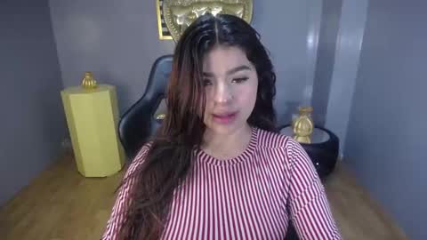 Olivia online show from October 2025 07:57:02 PM