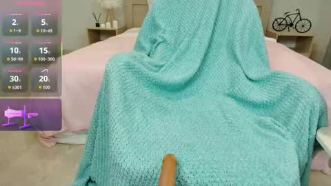 Olivia Hi guys Follow me  online show from September 2025 12:16:01 AM