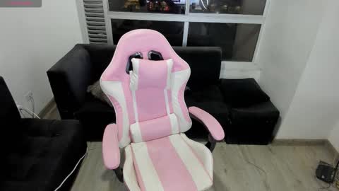 olivia_martine online show from January 2026 03:33:01 AM